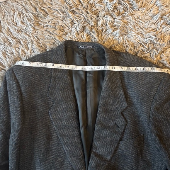 Men’s Giorgio Armani Le Collezioni Vintage 90s Wool blazer 42R. Single breasted